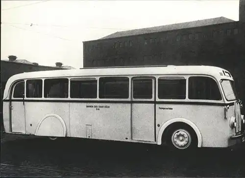 Omnibus Autobus  / Autos /