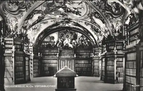 Bibliothek Library Stiftsbibliothek / Gebaeude /