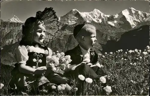 Trachten Berner Oberland Sonntagstracht Kinder Maedchen Junge Schreckhorn Eiger Jungfrau / Trachten /