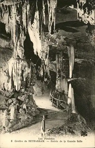 Hoehlen Caves Grottes Grottes de Betharram Grande Salle / Berge /