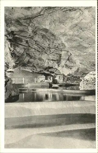 Hoehlen Caves Grottes Les grands gours  / Berge /