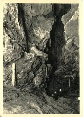 Hoehlen Caves Grottes Beatushoehlen Hexenkessel Kat. Berge