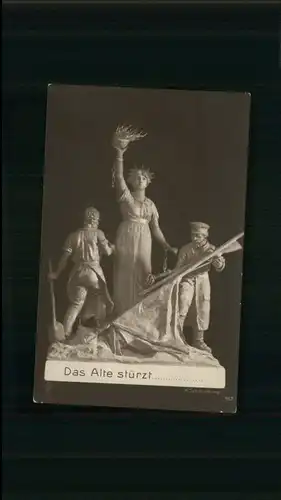 Skulpturen Das Alte stuerzt / Skulpturen /