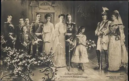 Wilhelm II Kronprinzessin Cecilie Silberhochzeit Kaiserhaus Kaiserin Auguste Viktoria Kronprinz Friedrich Wilhelm Familie / Persoenlichkeiten /