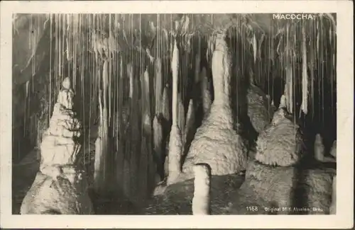 Hoehlen Caves Grottes Macocha Tropfstein  / Berge /