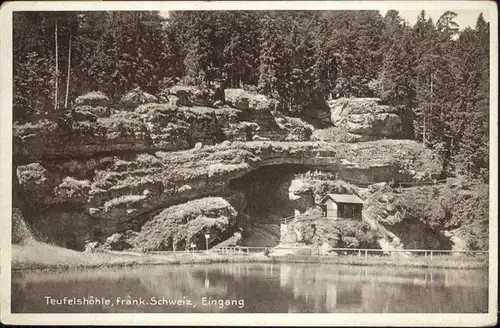 Hoehlen Caves Grottes Teufelshoehle Tropfstein Eingang / Berge /