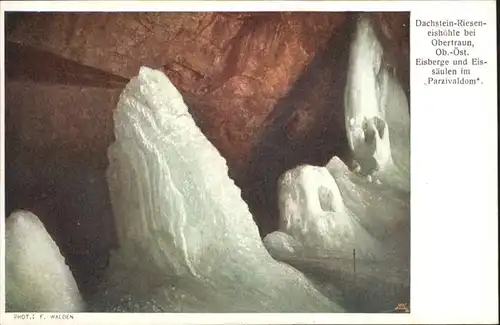 Hoehlen Caves Grottes Dachstein Rieseneishoehle Obertraun / Berge /