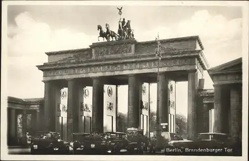 Brandenburgertor Berlin Oldtimers Kat. Gebude und Architektur