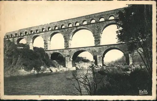Nimes Le Pont du Gard Aqueduc romain / Nimes /Arrond. de Nimes