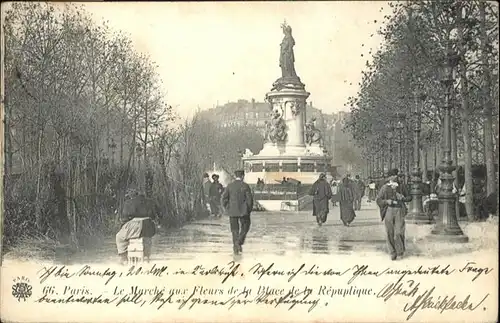 Paris Le Marche aux Fleurs de la Place de la Republique / Paris /Arrond. de Paris