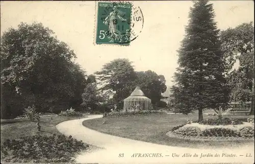 Avranches Une Allee du Jardin des Plantes / Avranches /Arrond. d Avranches