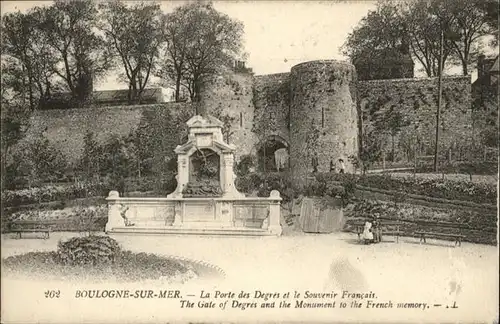 Boulogne-sur-Mer La Porte des Degres et le Souvenir Francais / Boulogne-sur-Mer /Arrond. de Boulogne-sur-Mer