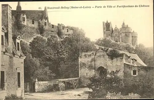 Montreuil-Bellay Porte de Ville et Fortifications du Chateau / Montreuil-Bellay /Arrond. de Saumur