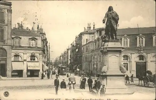 Bordeaux Place Statue / Bordeaux /Arrond. de Bordeaux