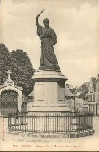 Amiens Statue de Pierre l'Ermite / Amiens /Arrond. d Amiens