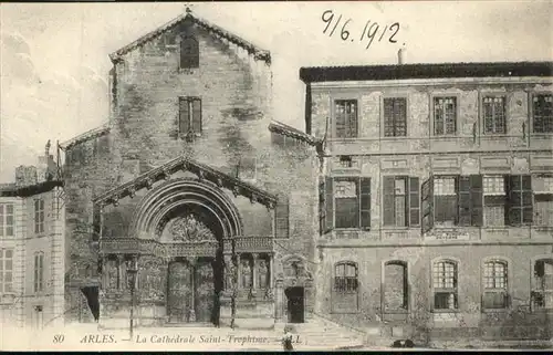 Arles Bouches-du-Rhone la Cathedrale Saint Trophime / Arles /Arrond. d Arles