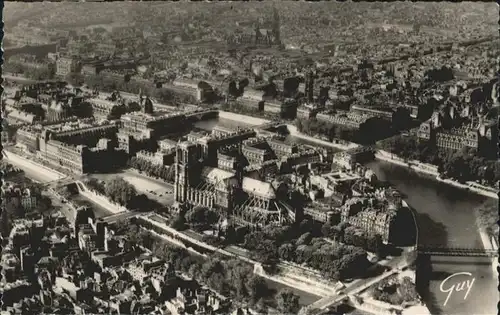 Paris en avion la Cathedrale Notre-Dame le Parvis / Paris /Arrond. de Paris