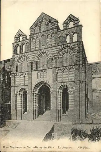 Puy-Guillaume Basilique Notre Dame