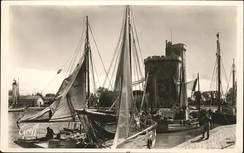 La Rochelle Charente-Maritime Tour St Nicolas Schiff