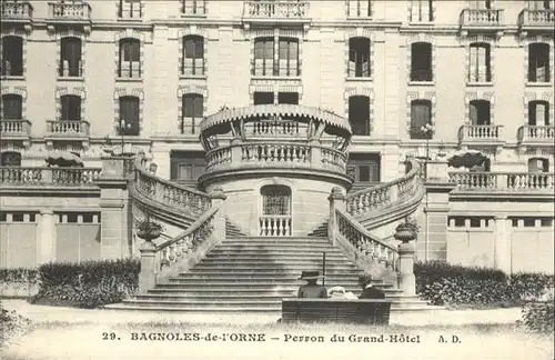 Bagnoles-de-l Orne Perron du Grand-Hotel / Bagnoles-de-l Orne /Arrond. d Alencon