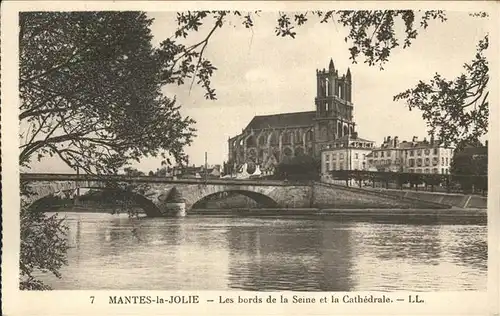 Mantes-la-Jolie Bruecke Cathedrale / Mantes-la-Jolie /Arrond. de Mantes-la-Jolie