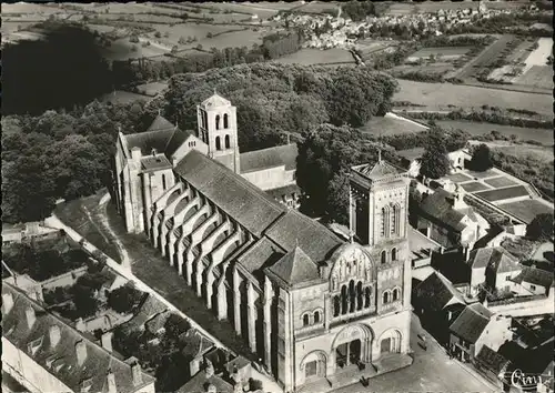 Vezelay Basilique de la Madeleine Fliegeraufnahme  / Vezelay /Arrond. d Avallon