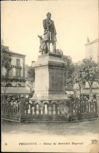 Perigueux Perigueux Statue Marechal Bugeaud * / Perigueux /Arrond. de Perigueux