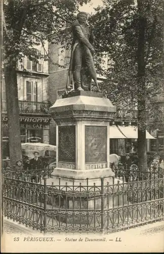 Perigueux Perigueux Statue Daumesnil * / Perigueux /Arrond. de Perigueux
