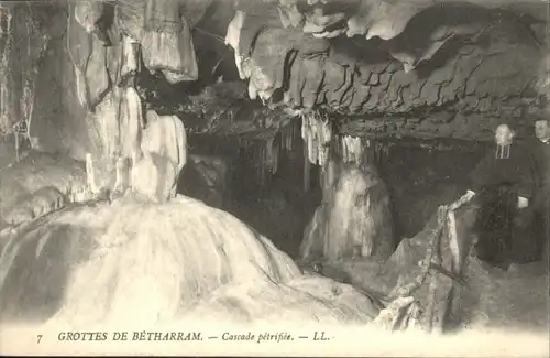 Saint-Pe-de-Bigorre Saint-Pe-de-Bigorre Hoehle Grotte Betharram * / Saint-Pe-de-Bigorre /Arrond. d Argeles-Gazost