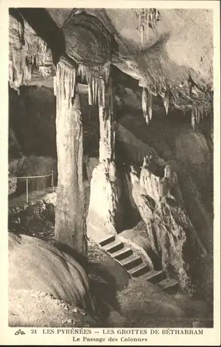 Saint-Pe-de-Bigorre Saint-Pe-de-Bigorre Hoehle Grotte Betharram * / Saint-Pe-de-Bigorre /Arrond. d Argeles-Gazost