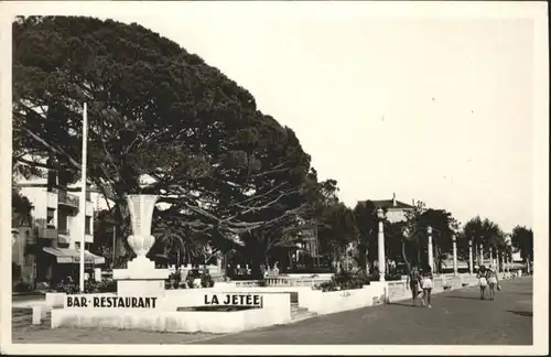 Juan-les-Pins Juan-les-Pins Promenade Grand Pin * / Antibes /Arrond. de Grasse