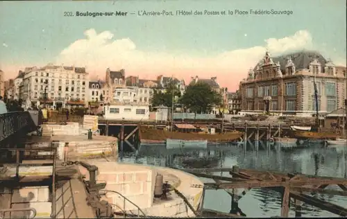 Boulogne-sur-Mer Boulogne-sur-Mer Arriere Port Hotel des Postes Place Frederic-Sauvage * / Boulogne-sur-Mer /Arrond. de Boulogne-sur-Mer