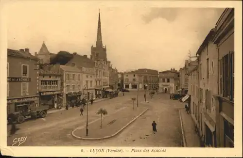 Lucon Lucon Vendee Place Acacias * / Lucon /Arrond. de Fontenay-le-Comte