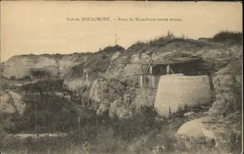 Douaumont Douaumont Fort Poste Mitrailleurs * / Douaumont /Arrond. de Verdun