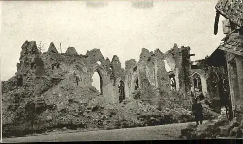 Lassigny Lassigny Ruins Cathedral * / Lassigny /Arrond. de Compiegne