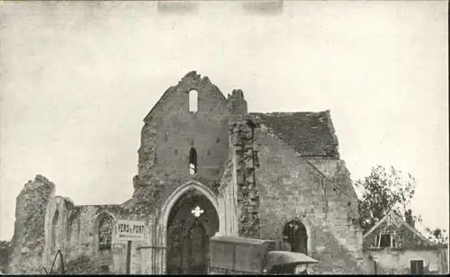 Lassigny Lassigny Cathedral * / Lassigny /Arrond. de Compiegne