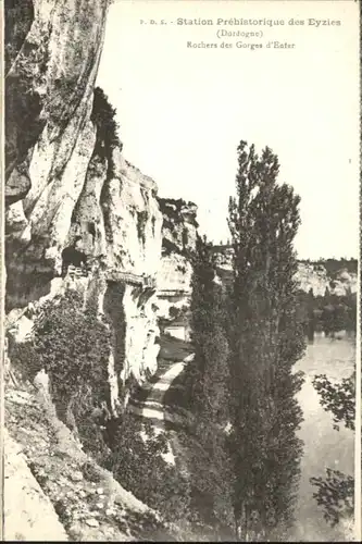 Les Eyzies-de-Tayac-Sireuil Les Eyzies-de-Tayac-Sireuil Rochers des Gorges Enfer * / Les Eyzies-de-Tayac-Sireuil /Arrond. de Sarlat-la-Caneda