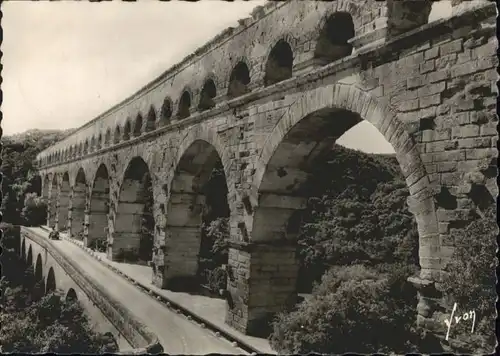 Uzes Uzes Bruecke x / Uzes /Arrond. de Nimes