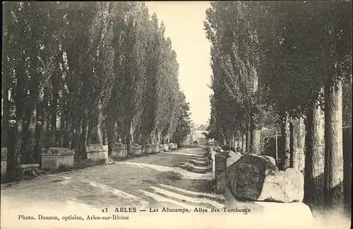 Arles Bouches-du-Rhone Les Aliscamps Allee Tombeaux / Arles /Arrond. d Arles