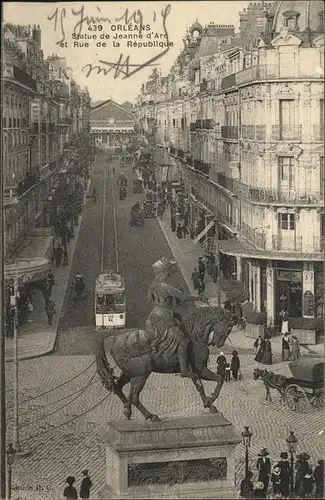 Orleans Loiret Statue Jeanne d Arc Strassenbahn Kutsche / Orleans /Arrond. d Orleans