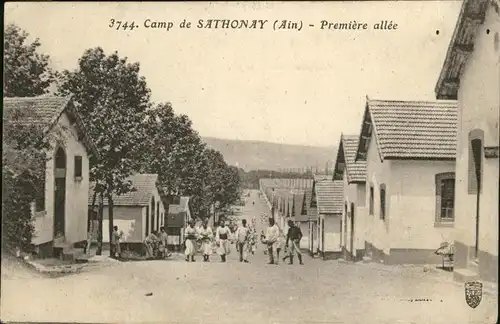 Sathonay-Camp Premiere allee Kat. Sathonay-Camp