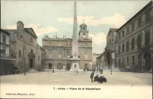 Arles Bouches-du-Rhone Place Republique  / Arles /Arrond. d Arles