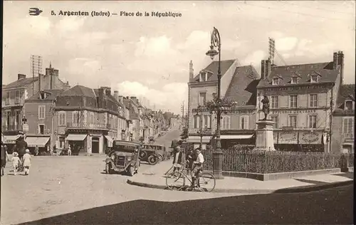 Argenton-sur-Creuse Place Republique Kat. Argenton-sur-Creuse
