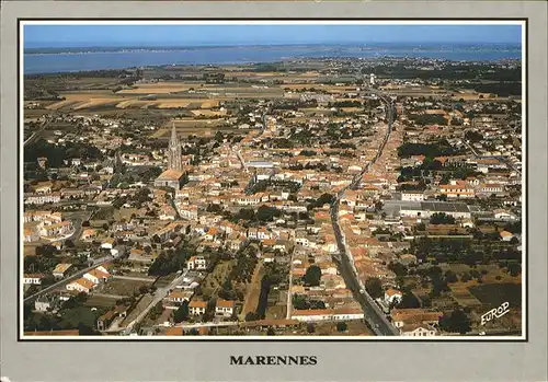 kk12237 Marennes Charente-Maritime Vue aerienne Ile d Oleron et son pont Kategorie. Marennes Alte Ansichtskarten