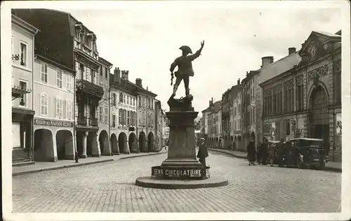 kk12546 Remiremont Vosges Le Volontaire et les Arcades Kategorie. Remiremont Alte Ansichtskarten