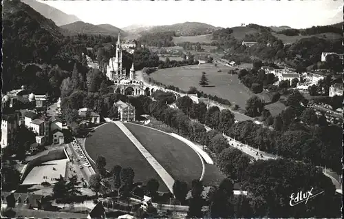 Lourdes Hautes Pyrenees La Basilique souterraine St. Pie Kat. Lourdes