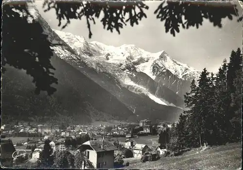 Chamonix Vue generale et le Mont Blanc Kat. Chamonix Mont Blanc