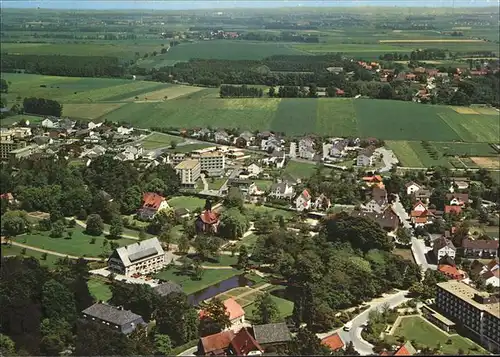 Bad Sassendorf Fliegeraufnahme Kurpark mit Schloss Hof Hueck Kat. Bad Sassendorf