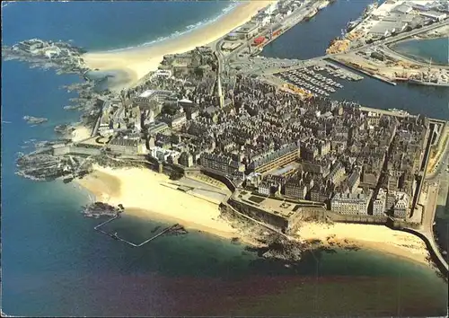 Saint Malo Ille et Vilaine Bretagne Vue aierienne de l Intra Muros Hafen