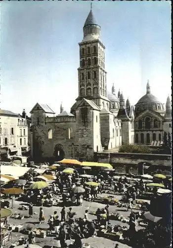 Perigueux la Cathedrale Saint Front la Place de la Clautre *